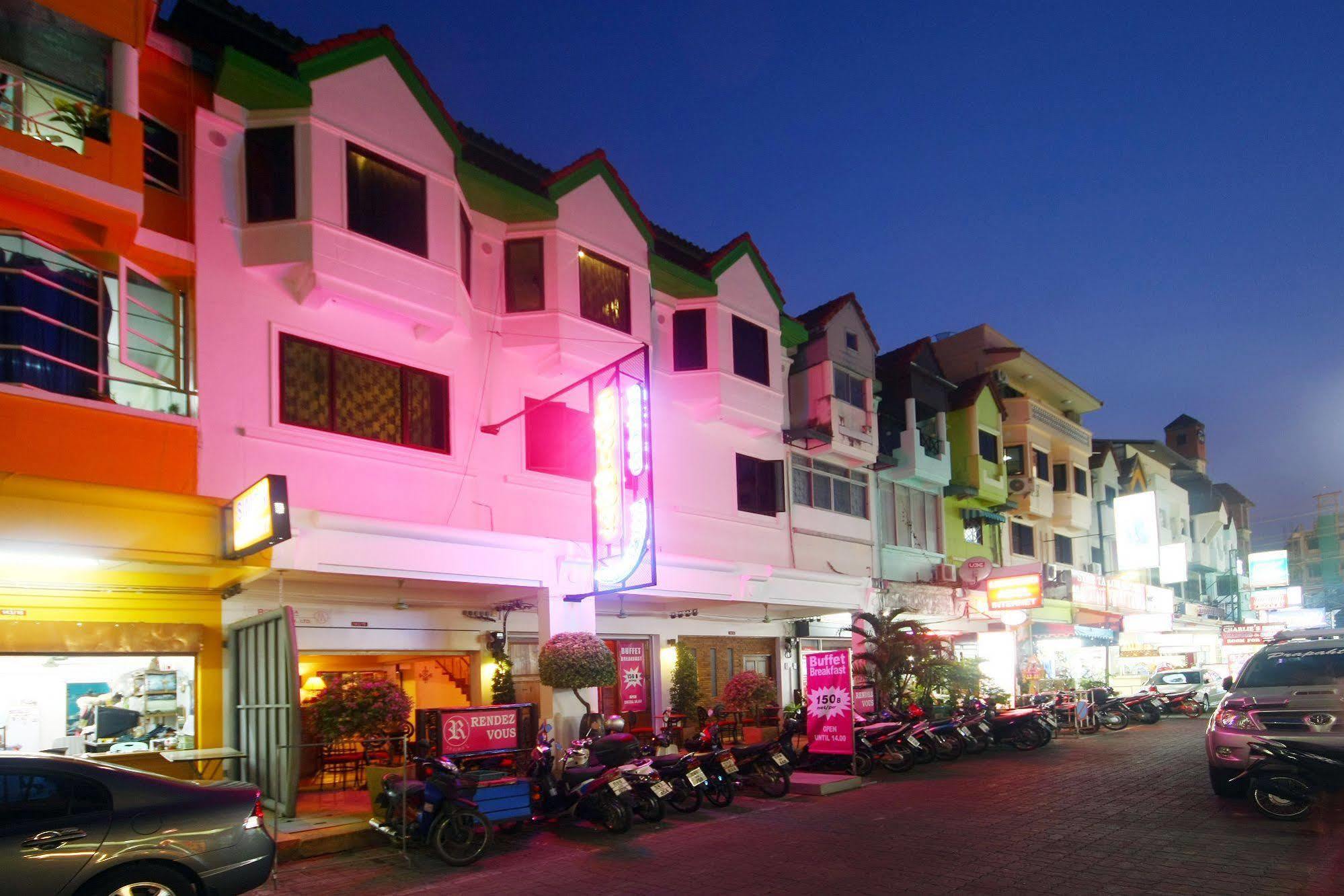 Rendezvous Hotel Patong Exterior photo